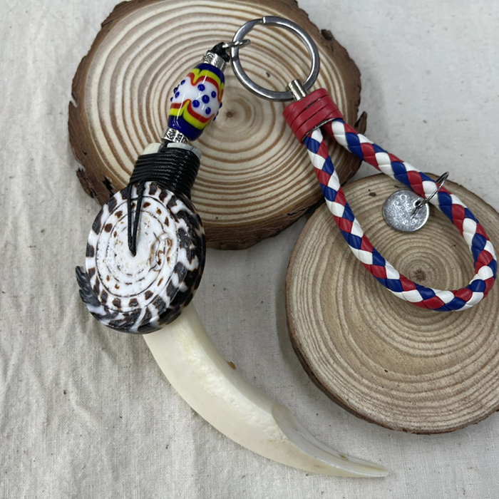 原住民飾品鑰匙圈 / 大型山豬牙鑰匙圈 -貝殼累痕