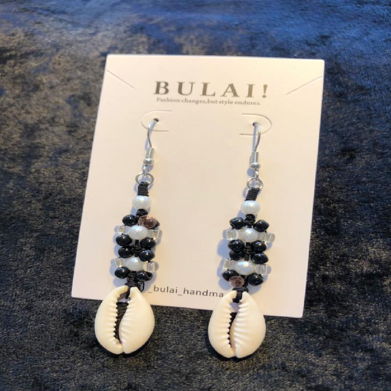 【BULAI！手作】編織貝殼耳環 黑色款商品圖