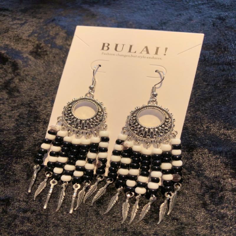 【BULAI！手作】串珠流蘇耳環 黑白色款商品圖