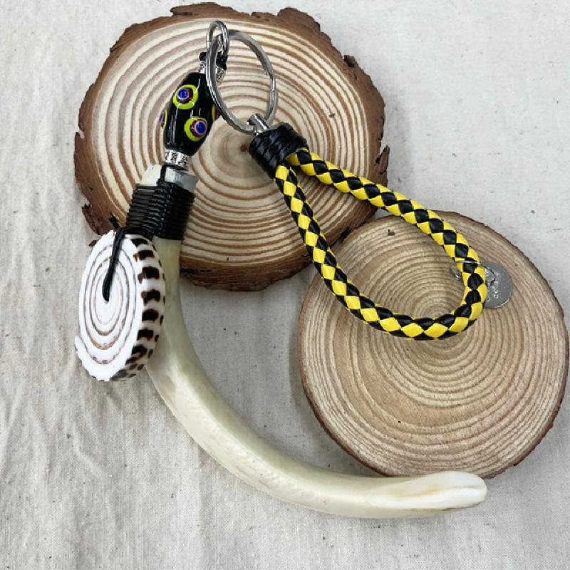 【南島】 原住民飾品鑰匙圈 / 大型山豬牙鑰匙圈 -貝殼黑眼睛商品圖