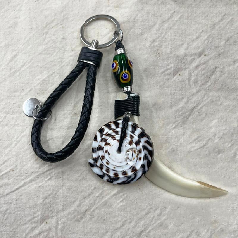 【南島】 原住民飾品鑰匙圈 / 大型山豬牙鑰匙圈-貝殼眼睛商品圖