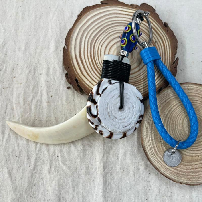 【南島】 原住民飾品鑰匙圈 / 大型山豬牙鑰匙圈 -貝殼藍眼睛商品圖